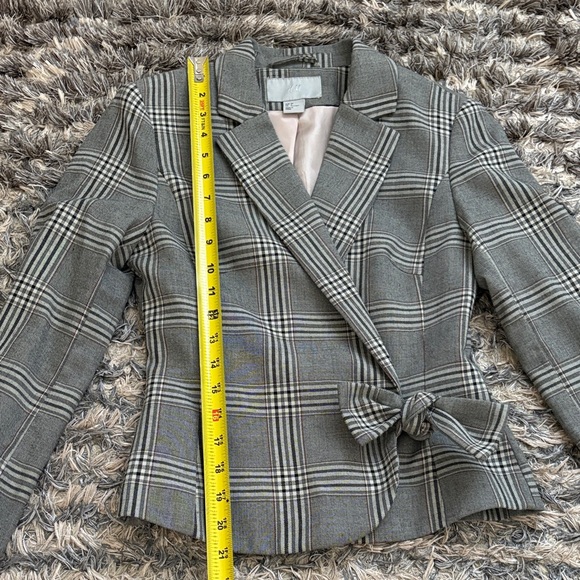 H&M Gray Plaid Women’s Pantsuit Set - Picture 10 of 16